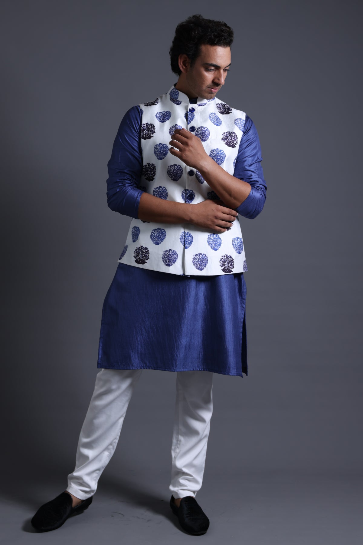 Aakar Nehru Jacket With Kurta Pyjama