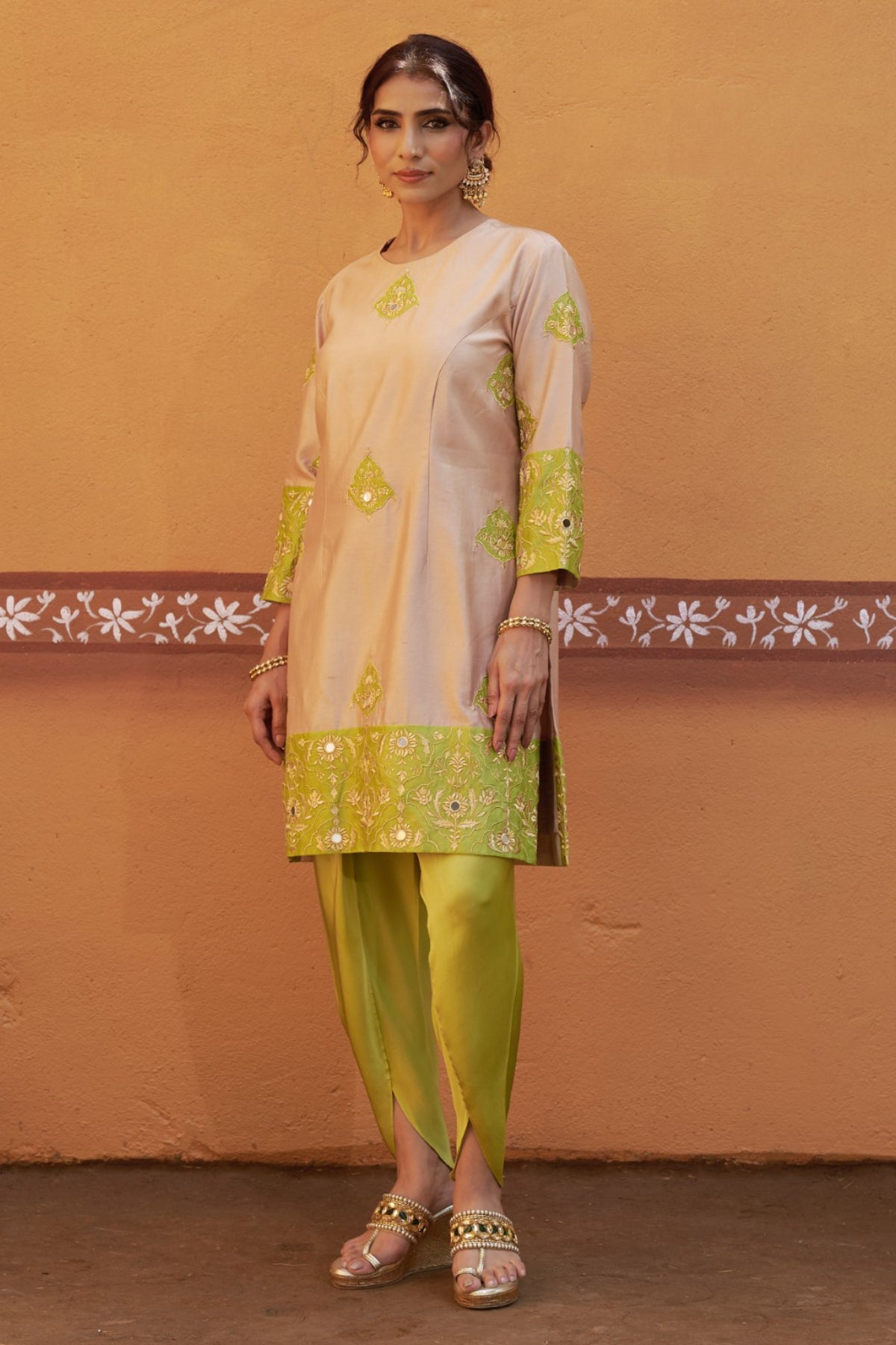 Dhara Jari Embroidered Applique Kurta With Tulip Pant Set