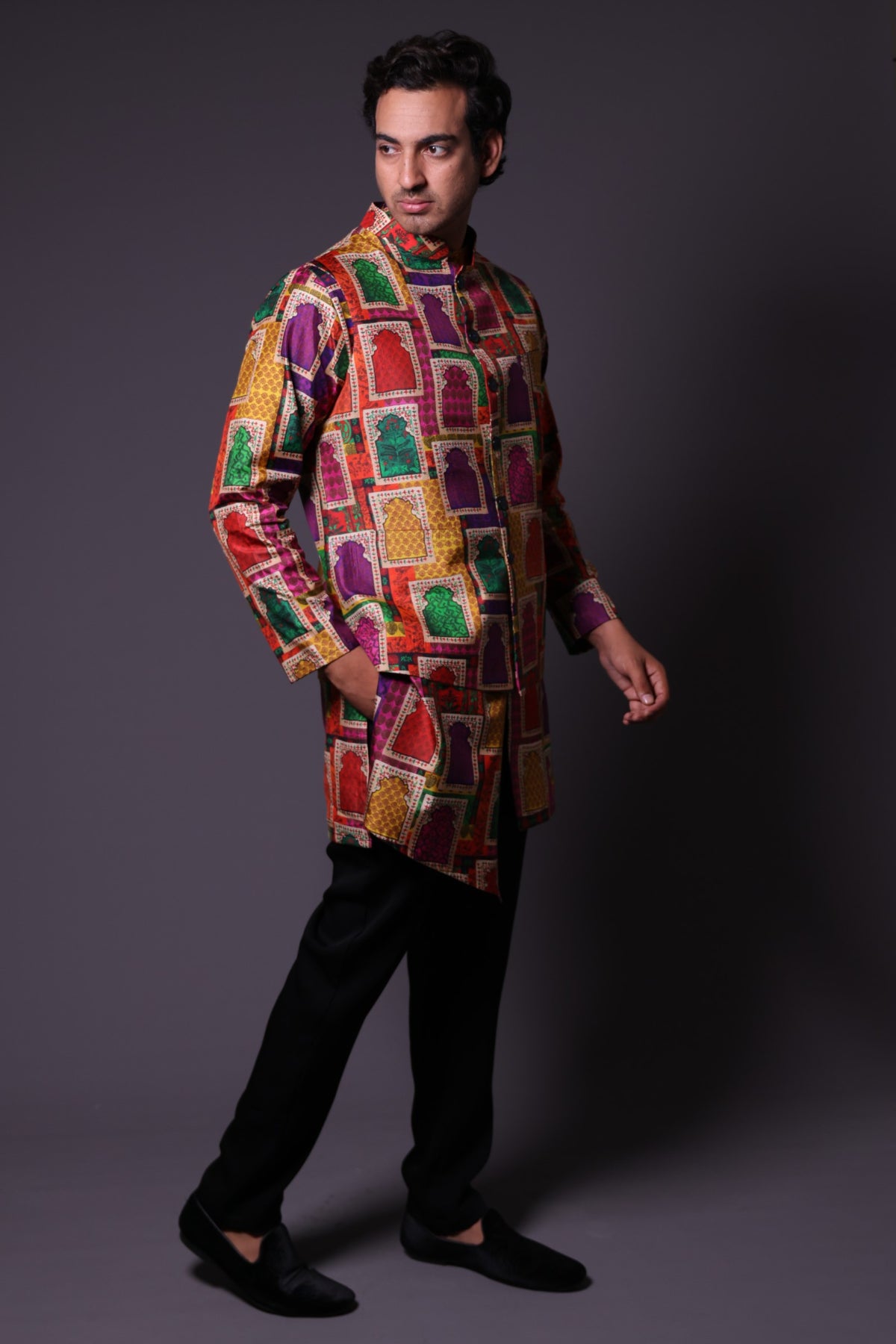 Stylish Jharoka Print Asymmetrical Kurta With Pants
