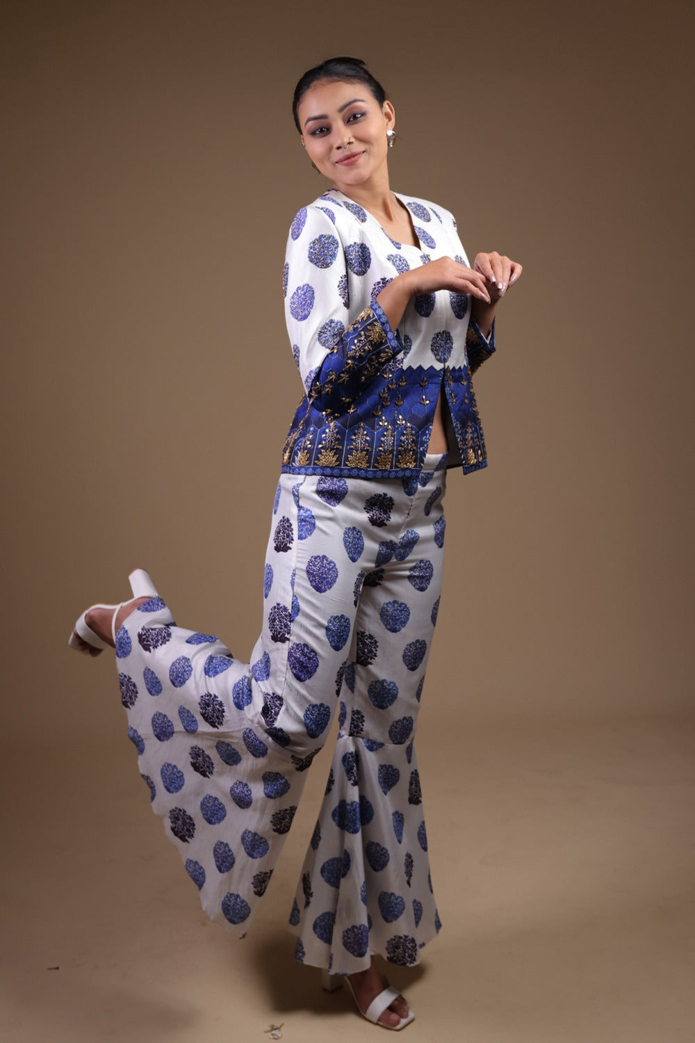 Hand-Embroidered Coat With Flared Pants image 2