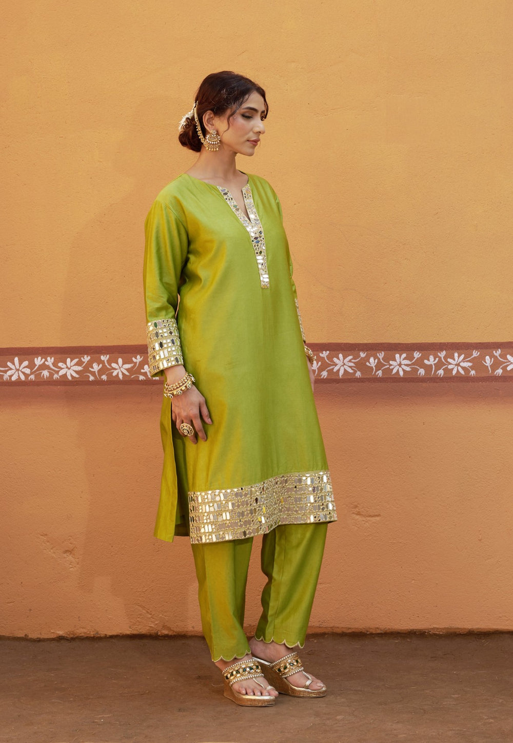 Dhani green mirror work kurta set image 4