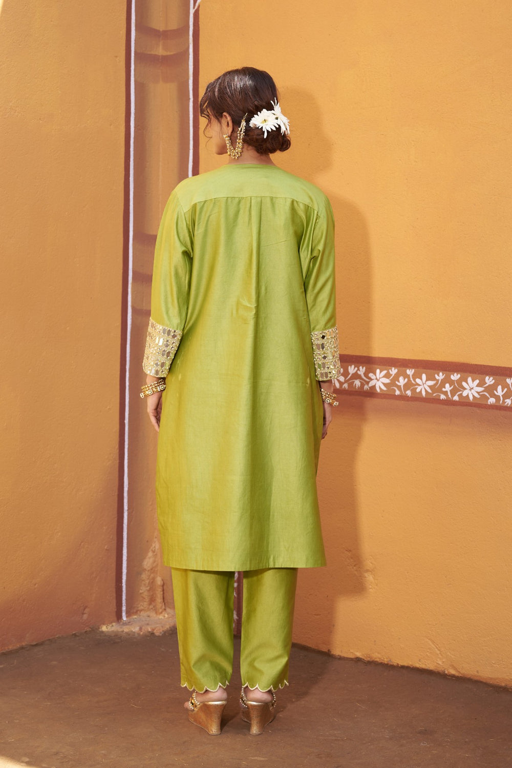 Dhani green mirror work kurta set image 6