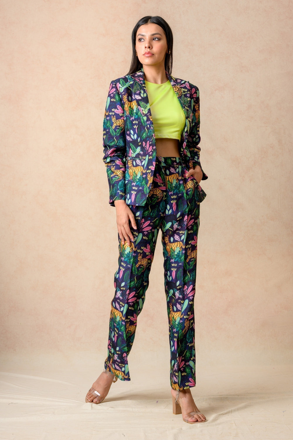 Coat With Crop Top And Pants image 4