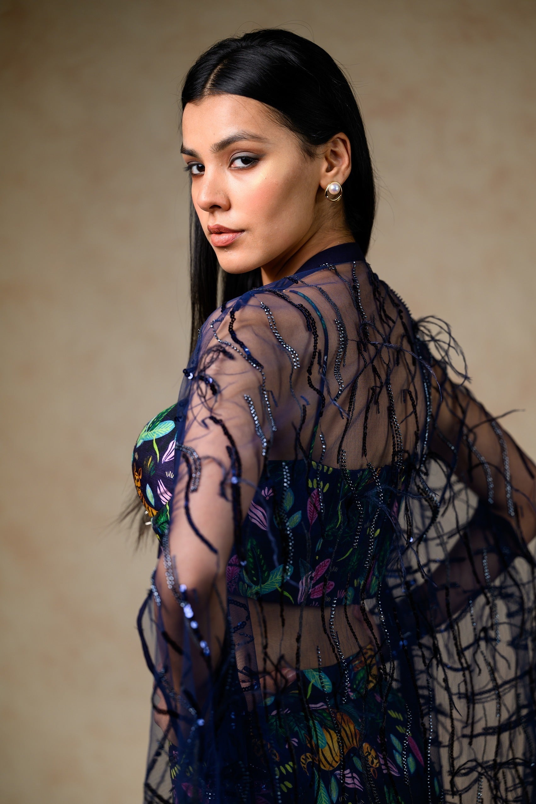 Bustier With Sharara And Feather Cape image 10