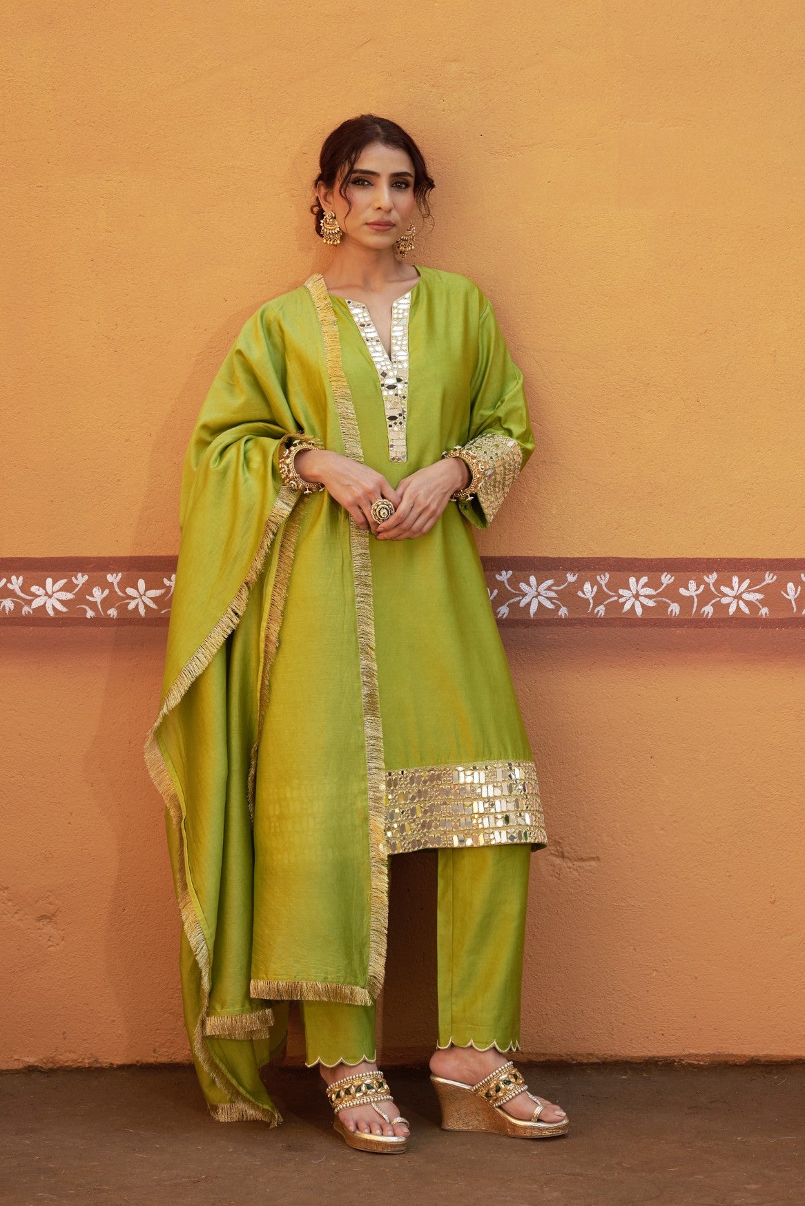 Dhani green mirror work kurta set image 3