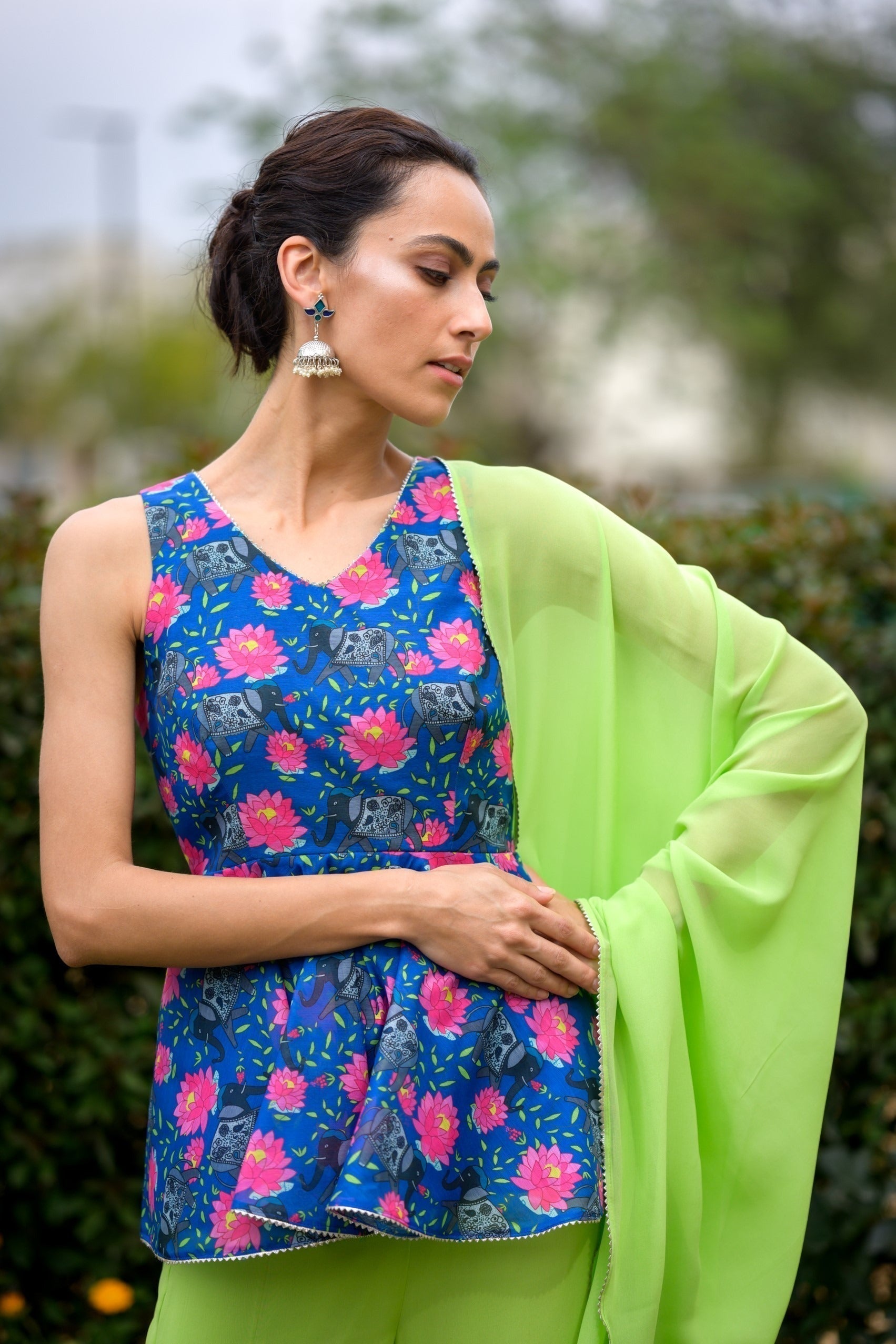 Peblum kurti with gharara, dupatta image 3
