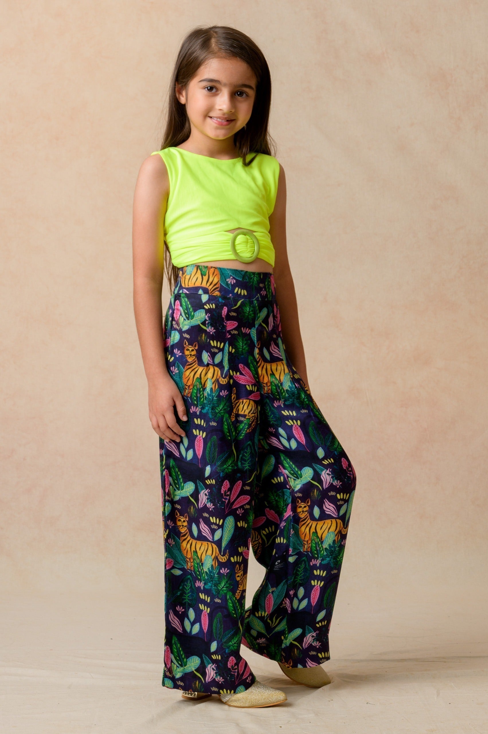 Buckle top with pants image 5