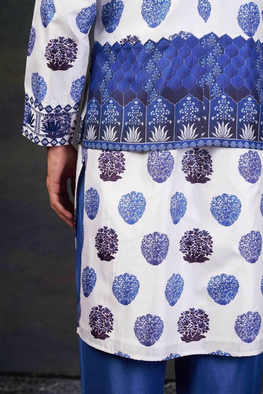 Hand embroidered ivory Mirror Work Kurta with Matching pant image 4