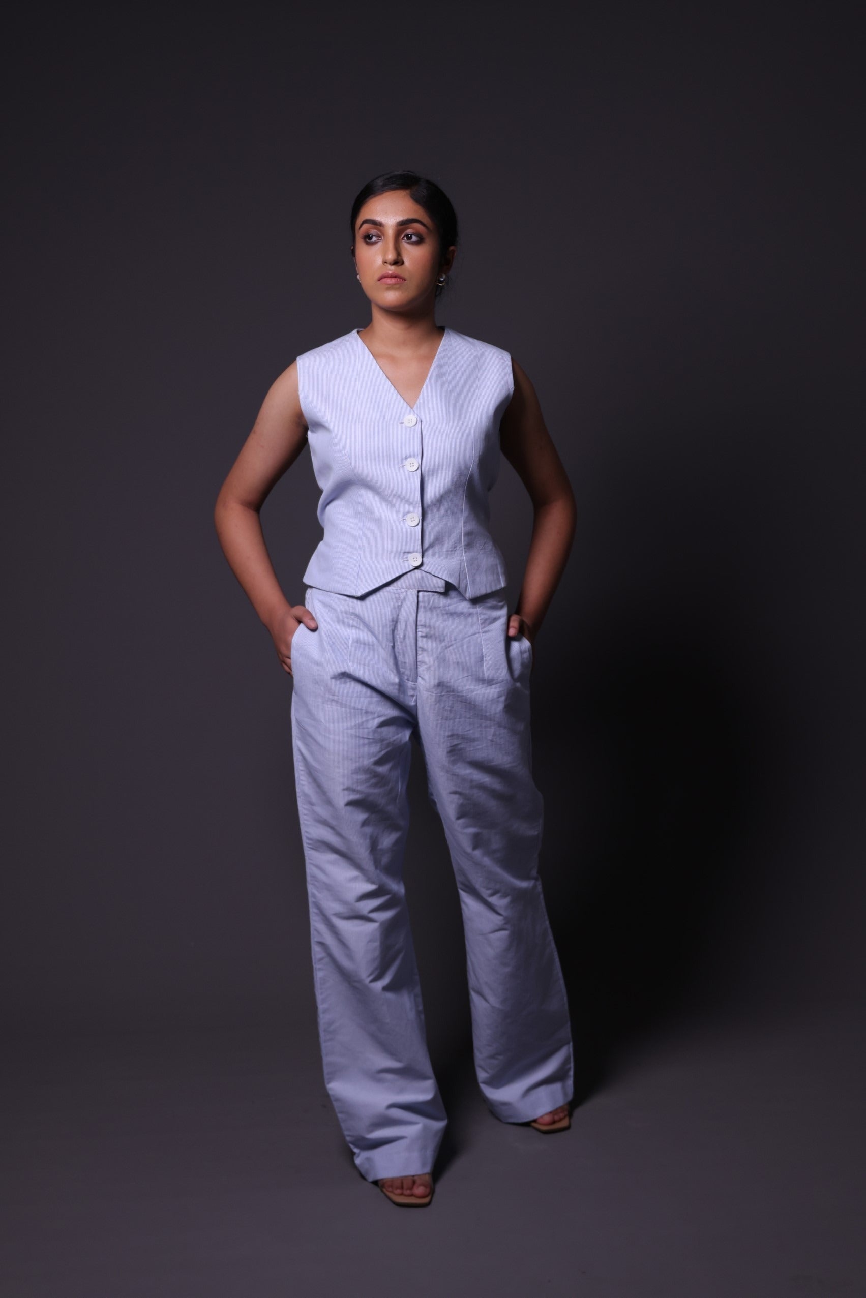 Sleeveless waistcoat with pants image 1