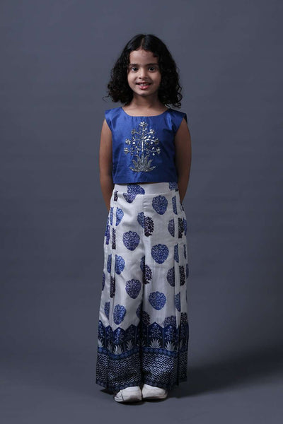 Neeli buti Hand Embroidered twinning set for Mom + Daughter image 5
