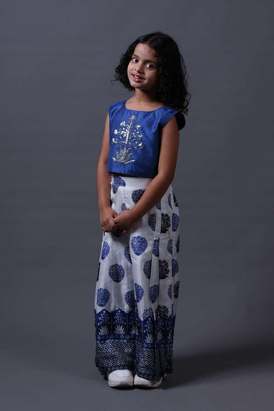 Neeli buti Hand Embroidered twinning set for  Father + Daughter + Son image 9