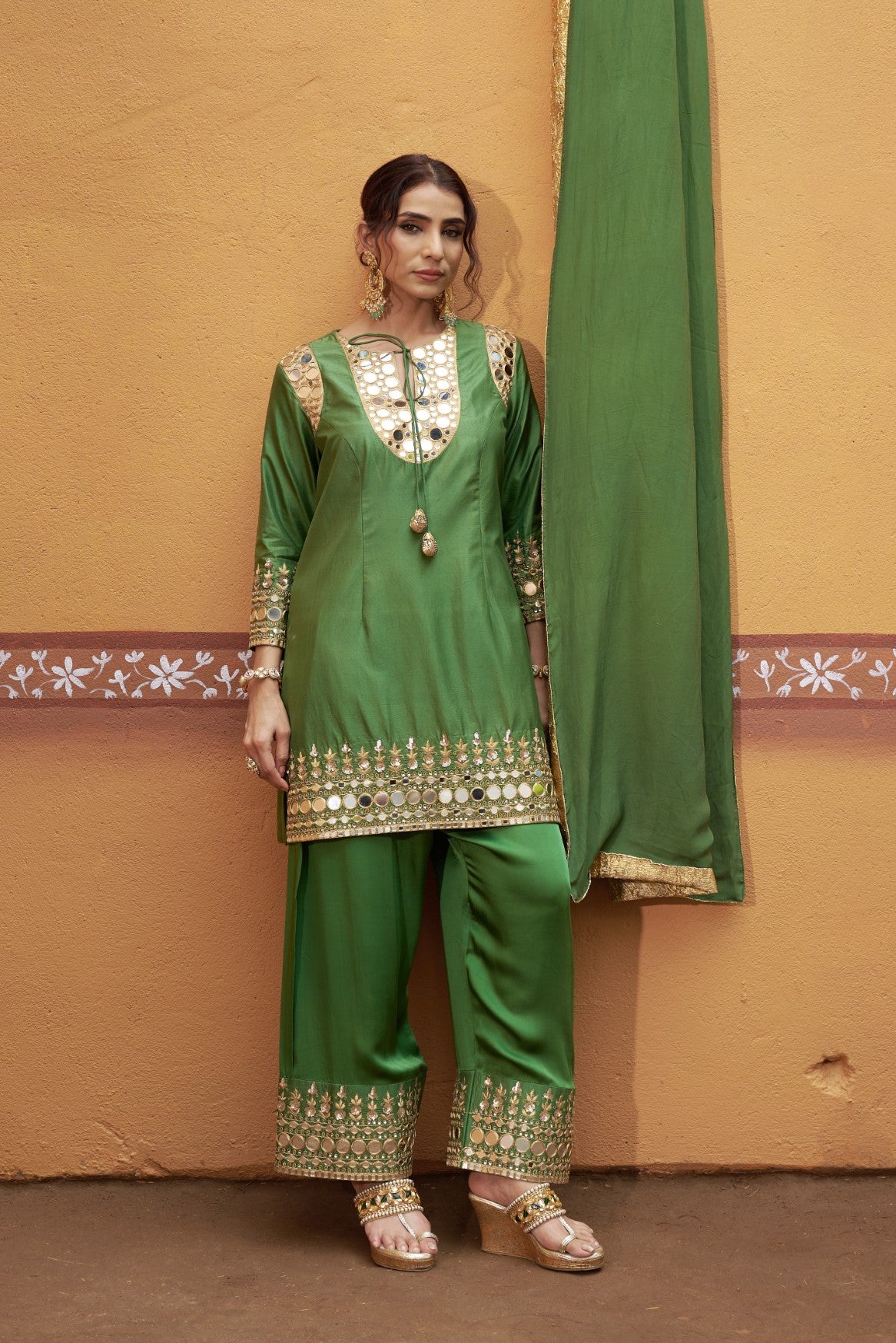 Mirror work hand embroidery green kurta set image 5