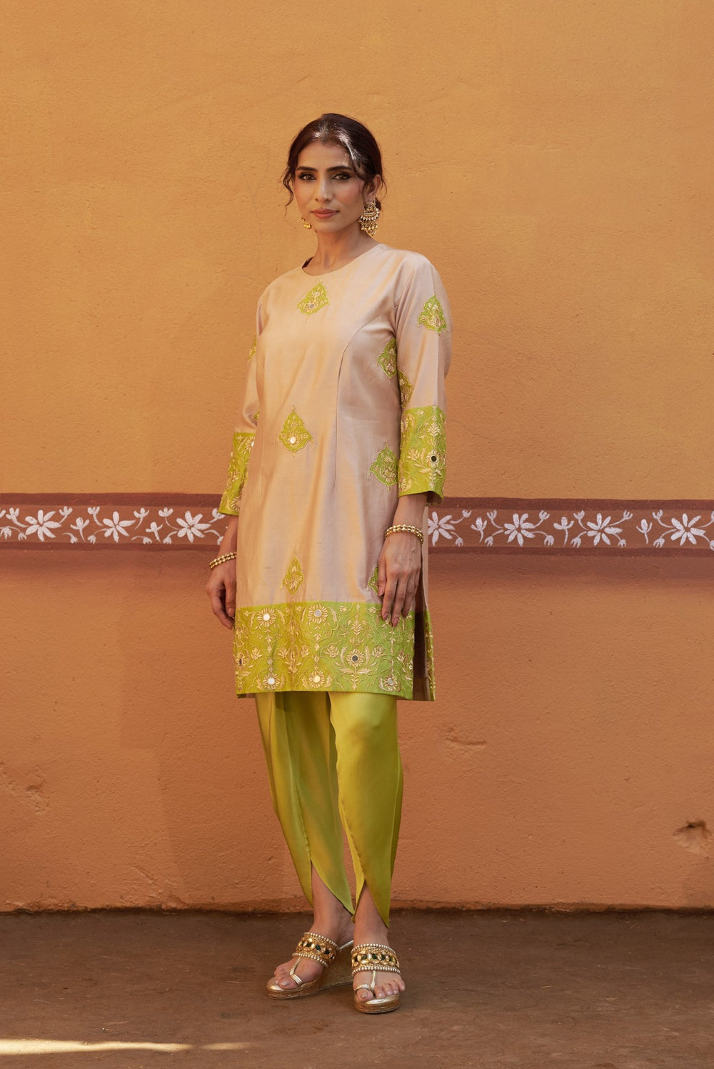 Half and half beige dhani kurta with tulip pants image 4
