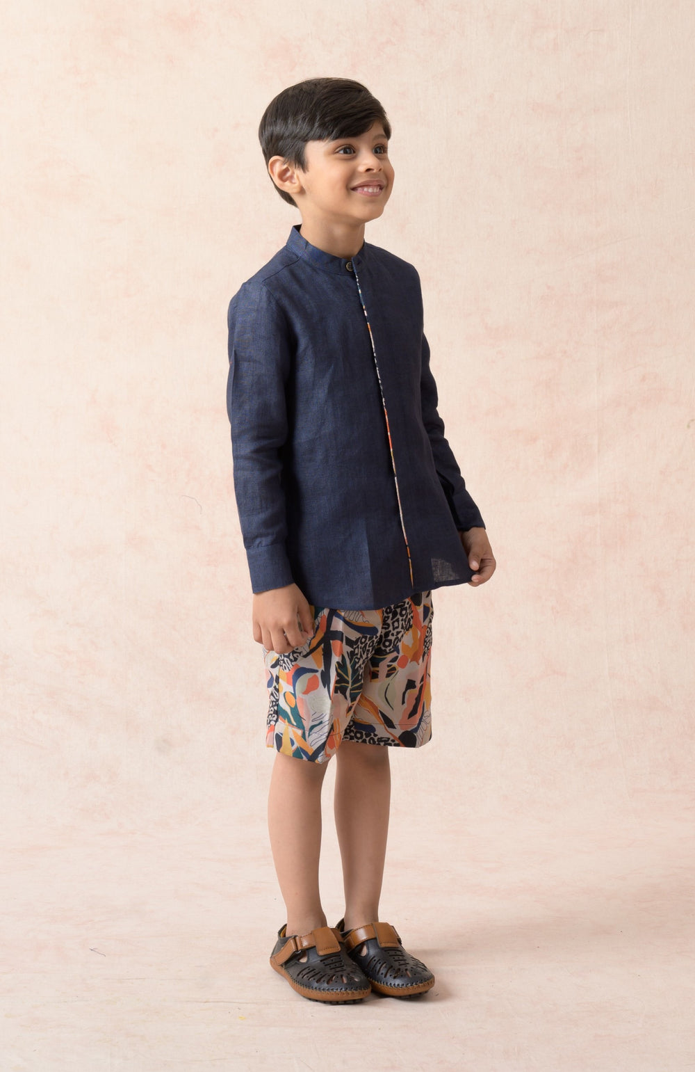 Pure Linen shirt with shorts image 4