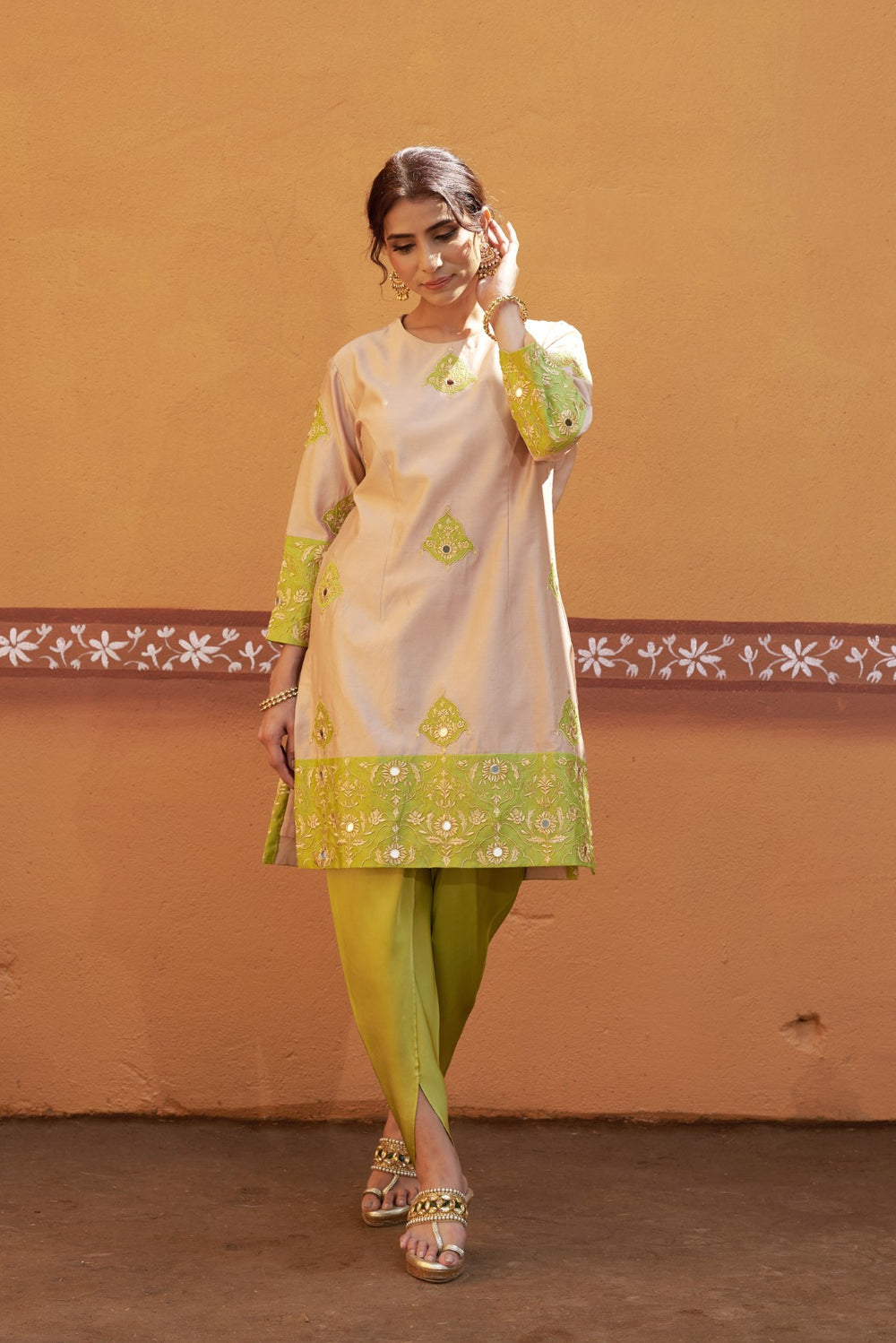 Half and half beige dhani kurta with tulip pants image 5
