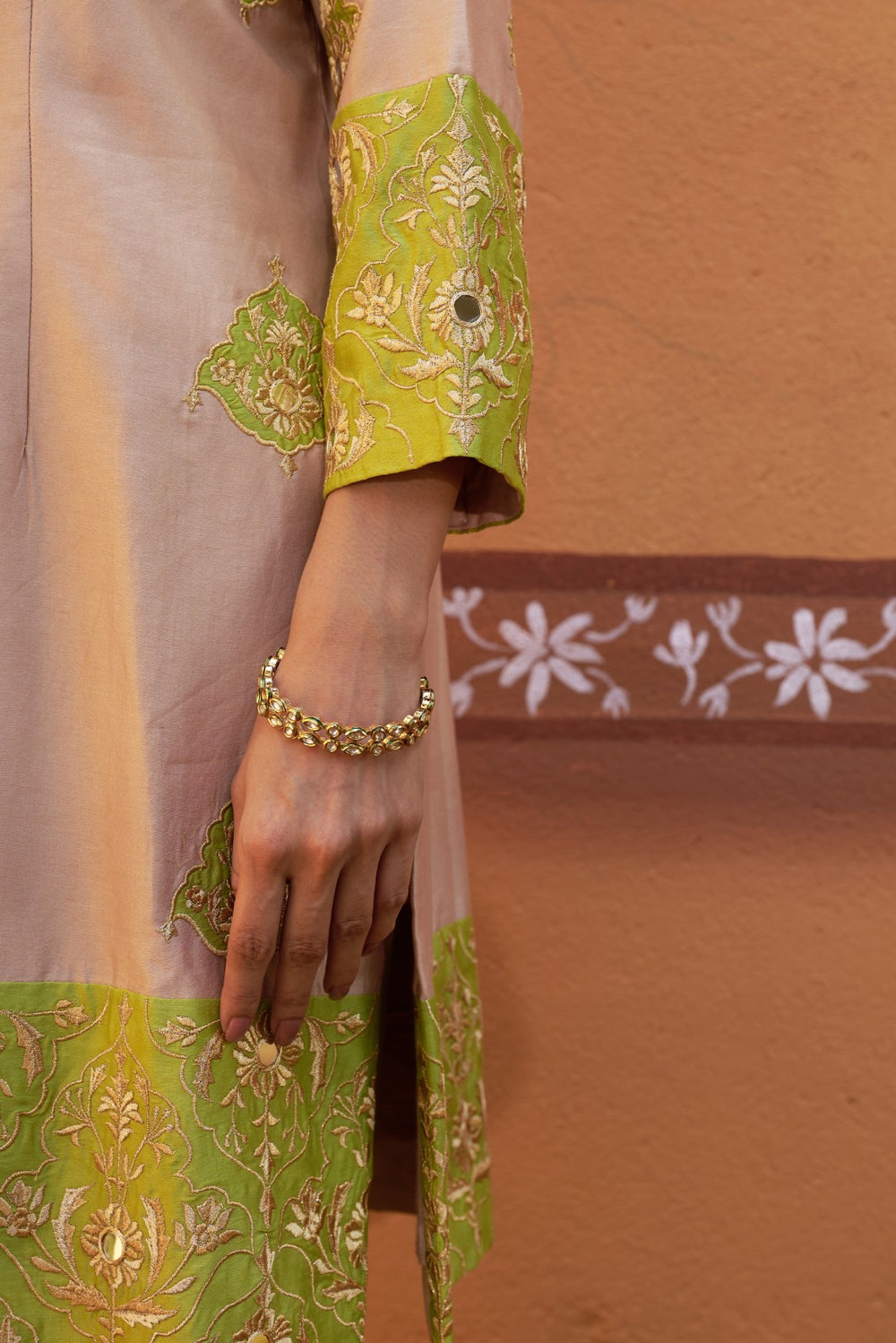 Half and half beige dhani kurta with tulip pants image 2
