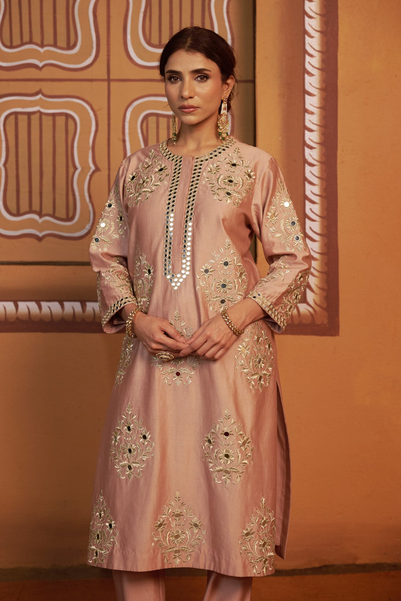 Onion pink jari buttis with mirror work kurta set image 3