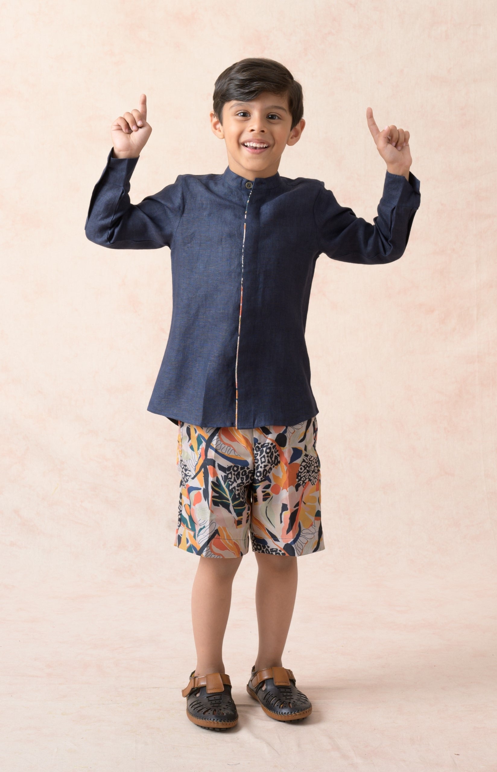 Pure Linen shirt with shorts image 3