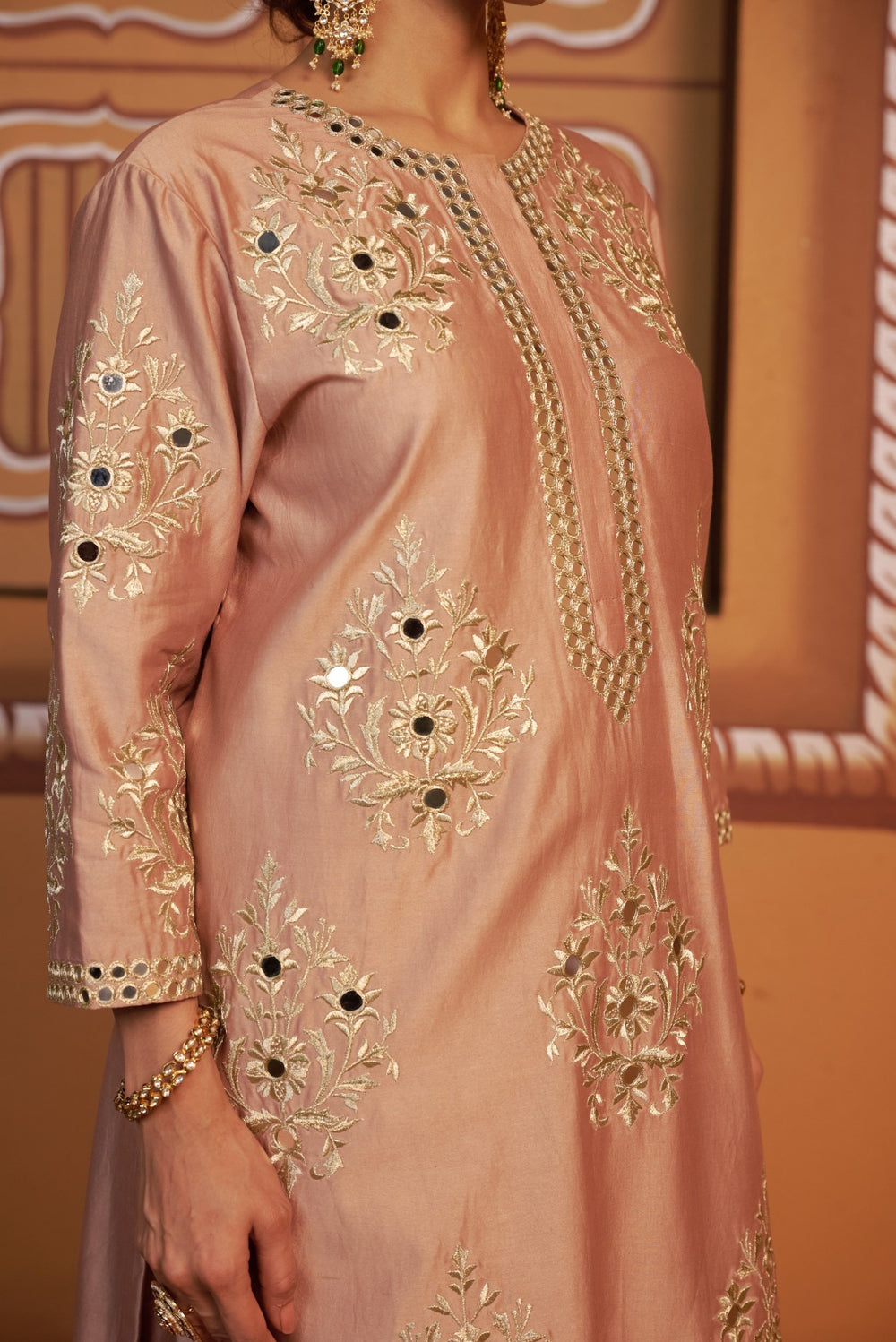 Onion pink jari buttis with mirror work kurta set image 4
