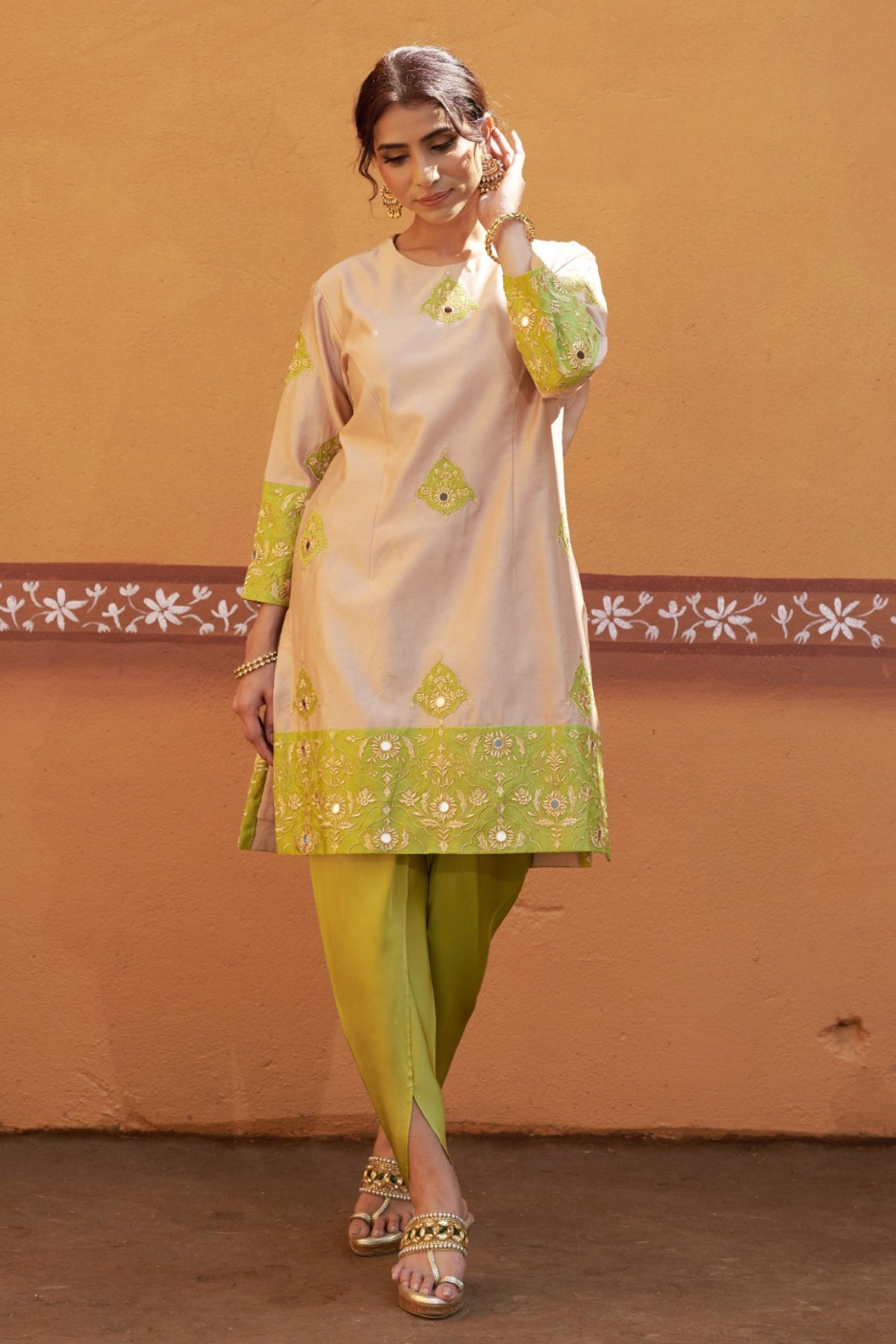 Dhara Jari Embroidered Applique Kurta With Tulip Pant Set