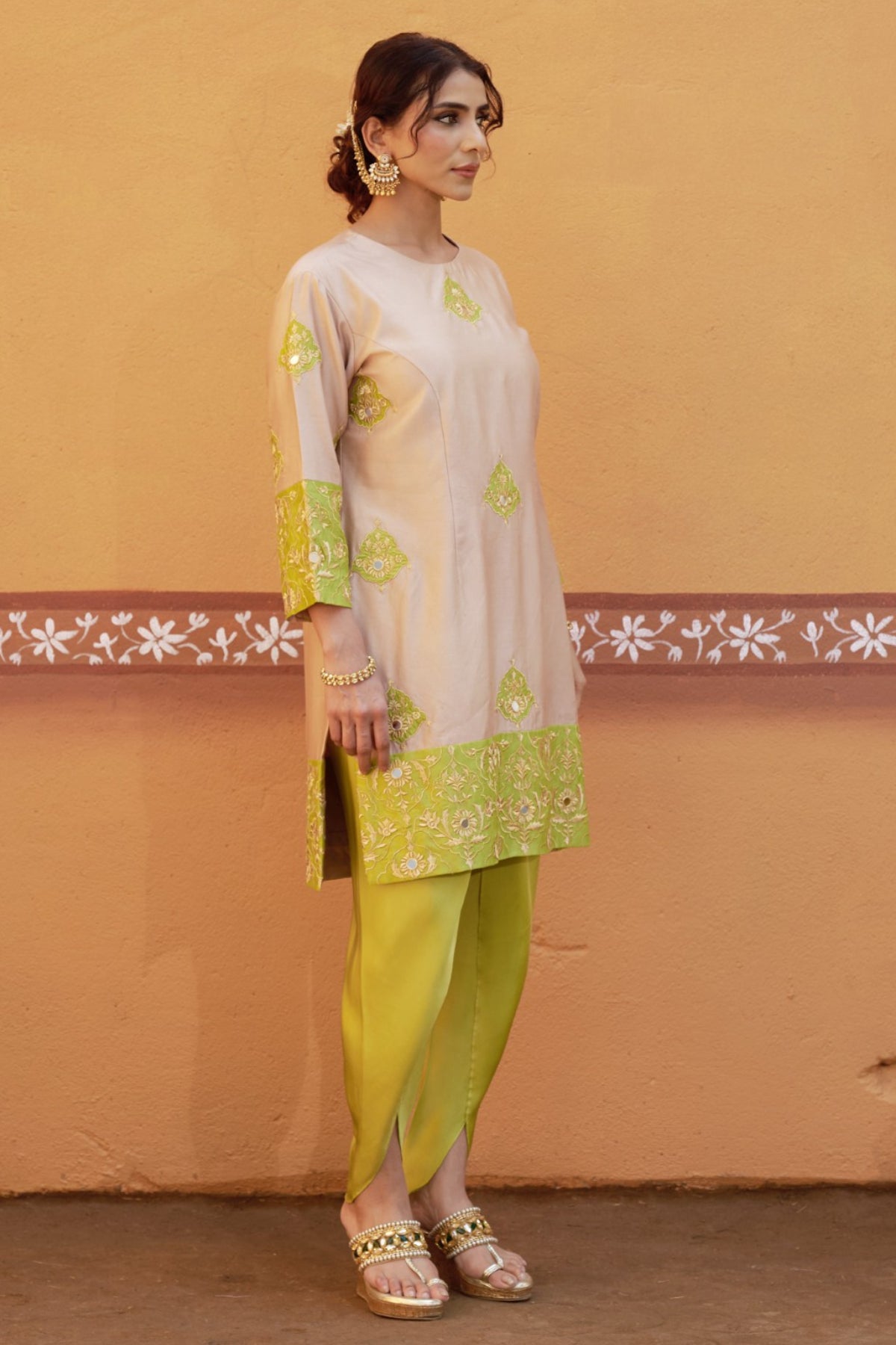 Dhara Jari Embroidered Applique Kurta With Tulip Pant Set