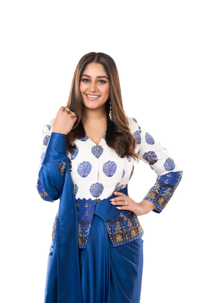 Celebrity Pratibha Singh in our Neeli Buuti Pre draped Jacket saree