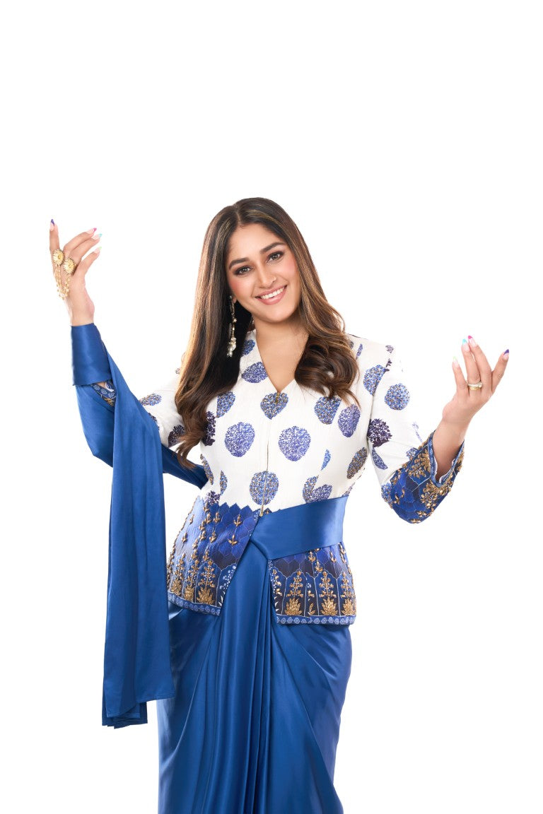 Celebrity Pratibha Singh in our Neeli Buuti Pre draped Jacket saree