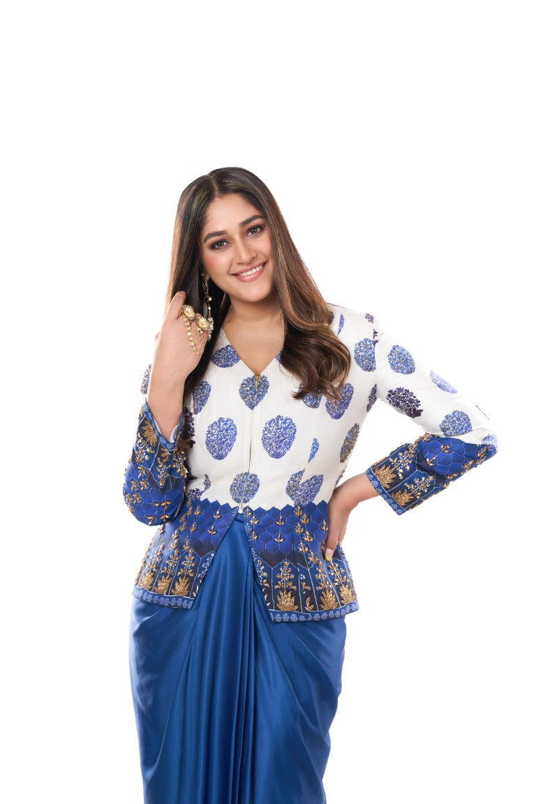 Celebrity Pratibha Singh in our Neeli Buuti Pre draped Jacket saree