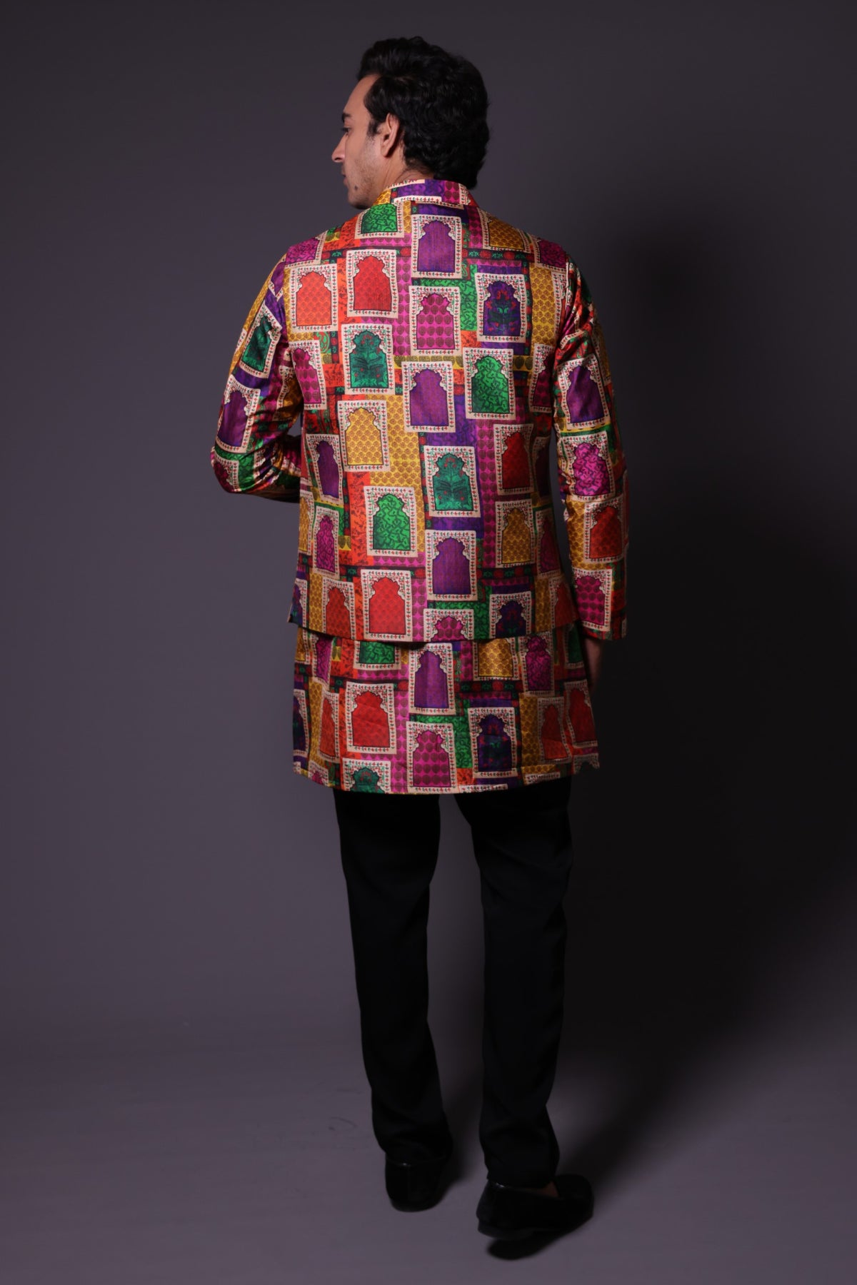 Stylish Jharoka Print Asymmetrical Kurta With Pants