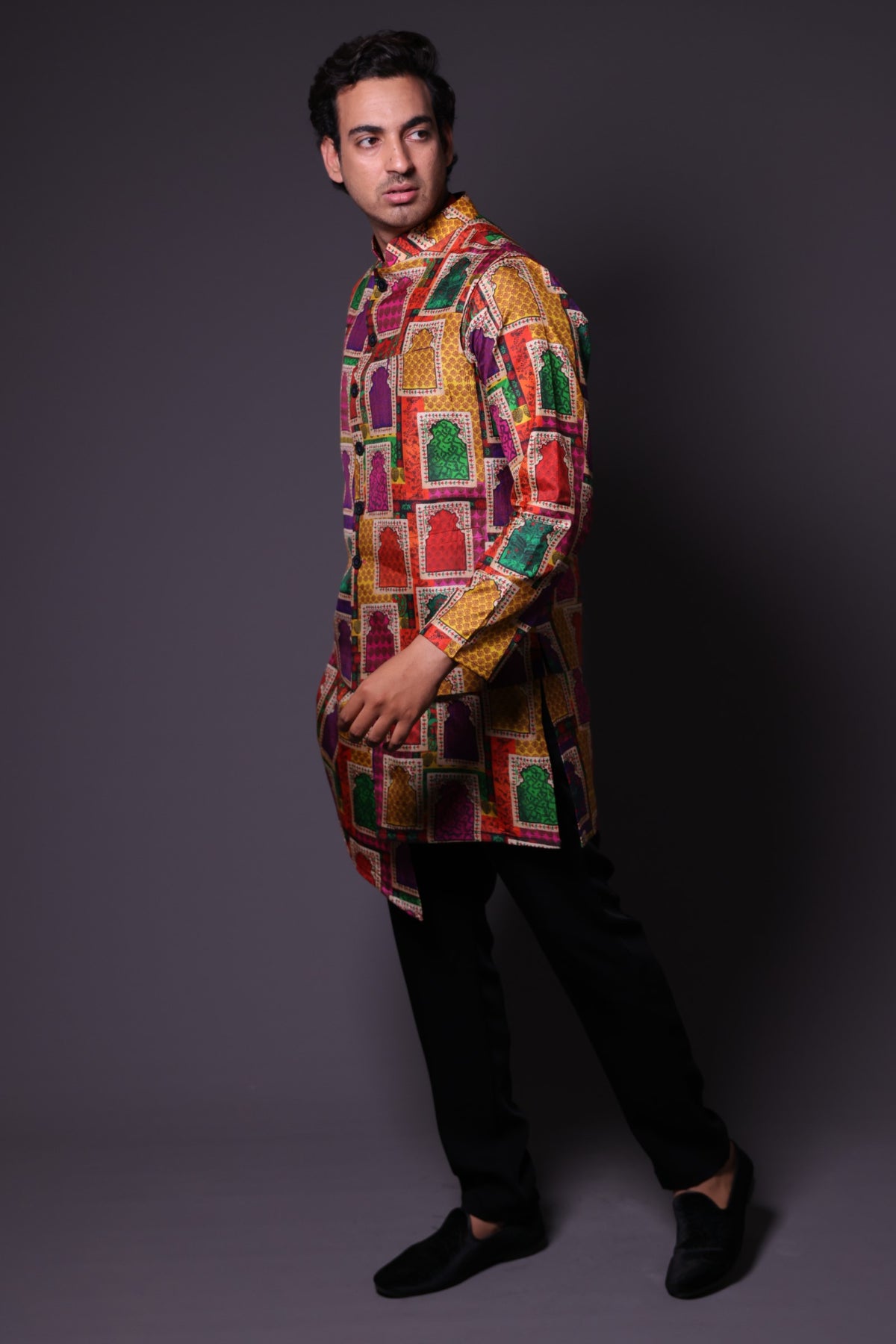 Stylish Jharoka Print Asymmetrical Kurta With Pants