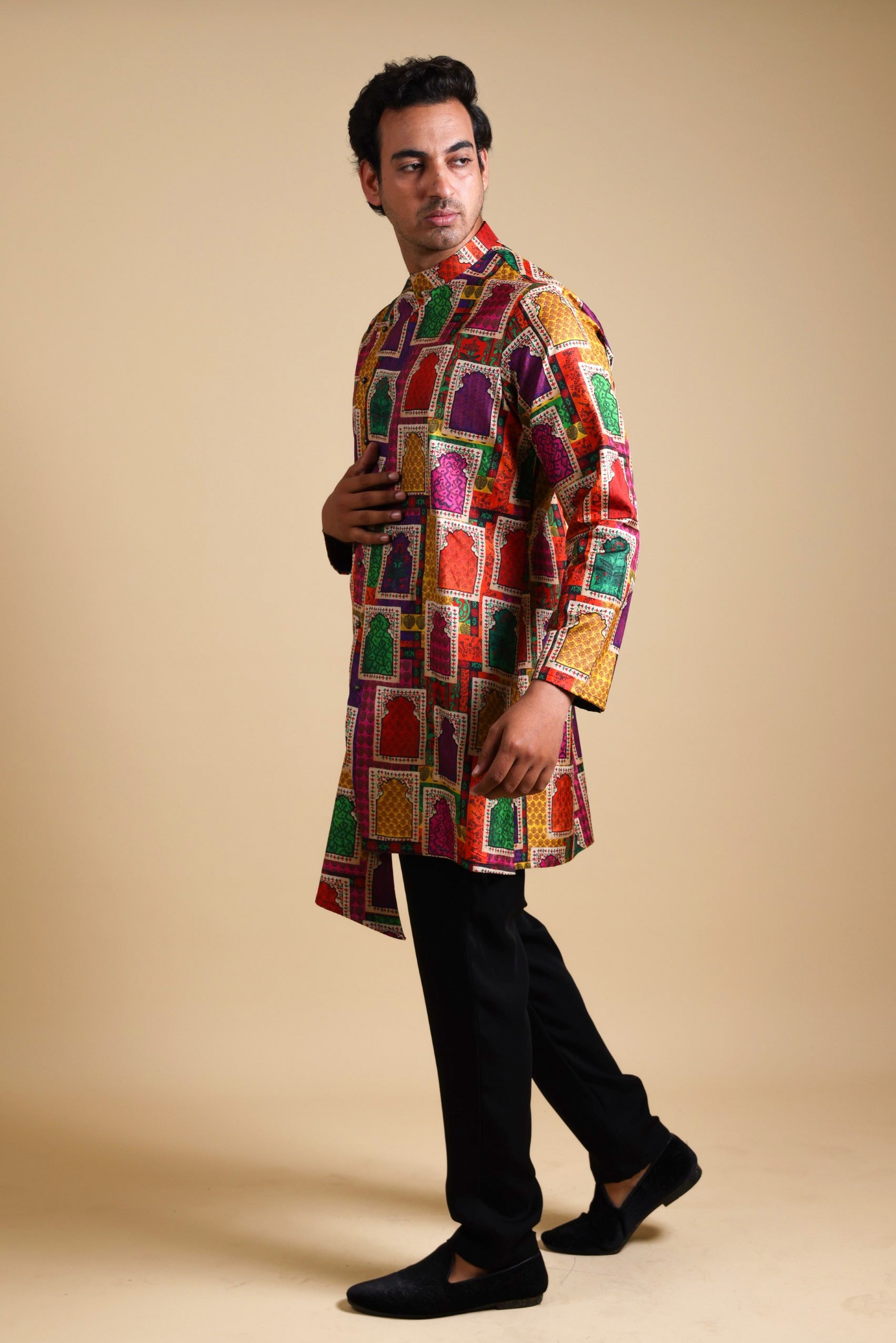 Stylish Jharoka Print Asymmetrical Kurta With Pants