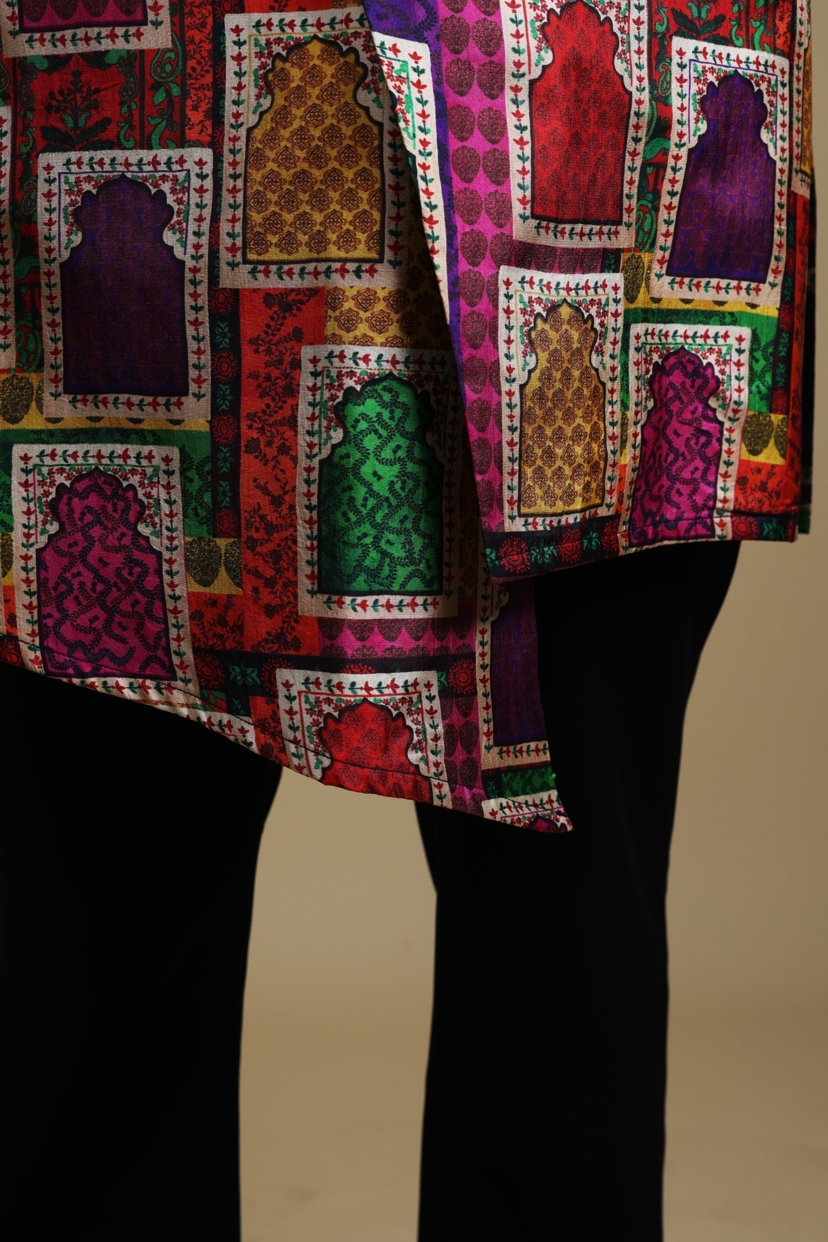 Stylish Jharoka Print Asymmetrical Kurta With Pants