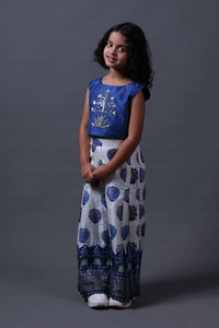 Neeli buti Hand Embroidered twinning set for Mom + Daughter image 7