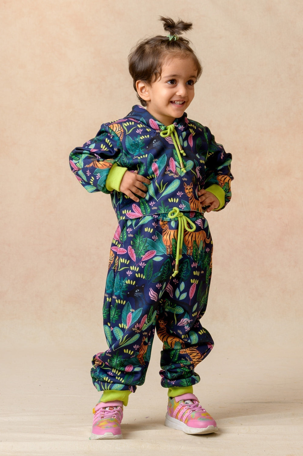 Jacket With Jogger twinning set for Mom + Daughter image 16