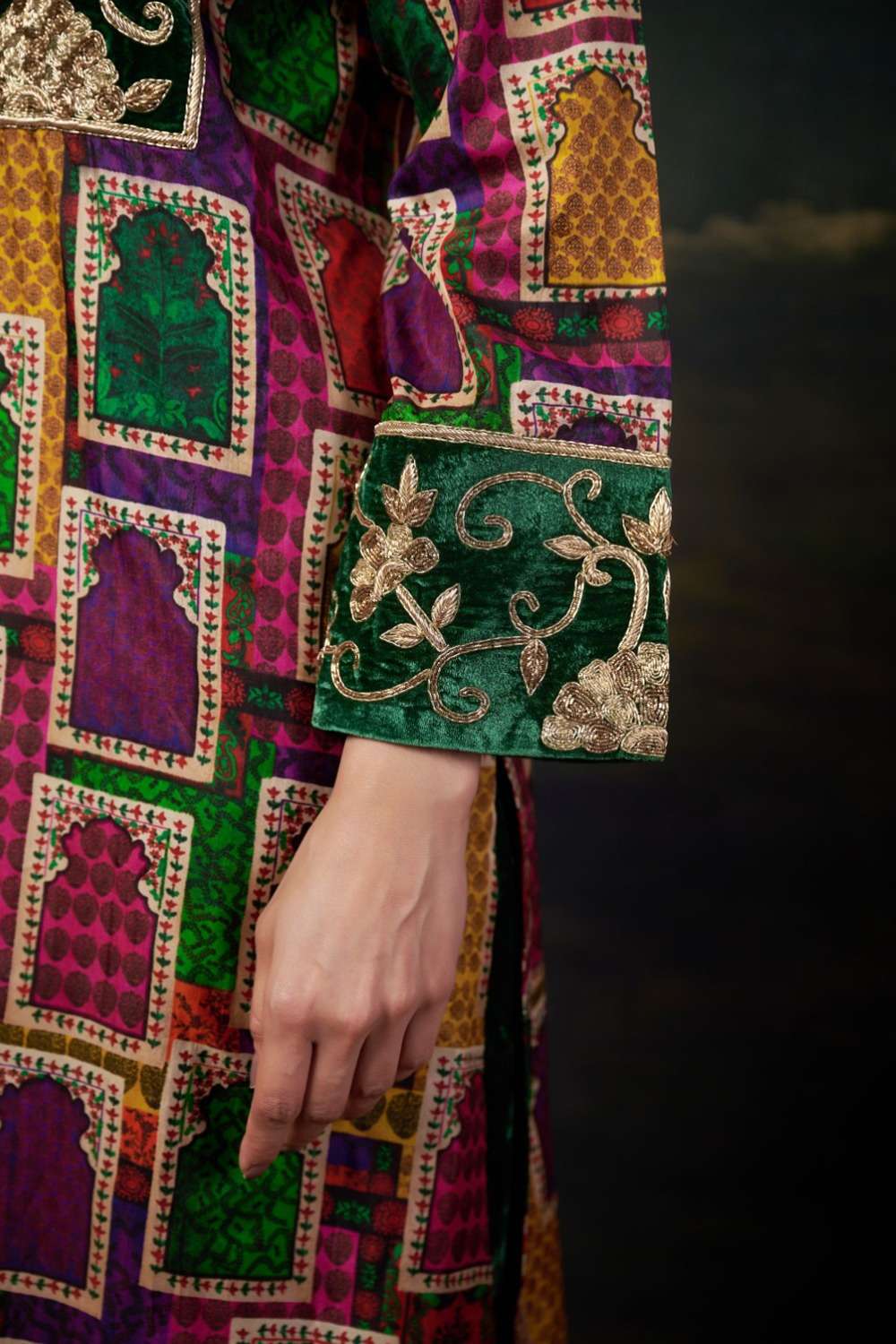 Hand-Embroidered Jharoka Print Green  Kurta Set image 5