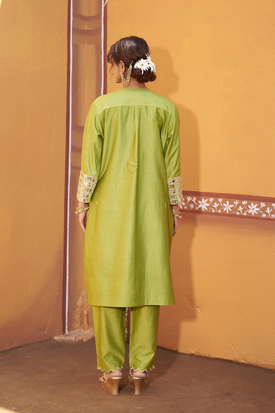 Dhani green mirror work kurta set image 6