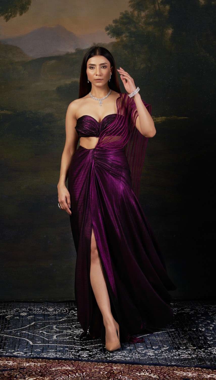 Embellished Saree gown with Intricate Katdana & Wire Work Pallu image 3