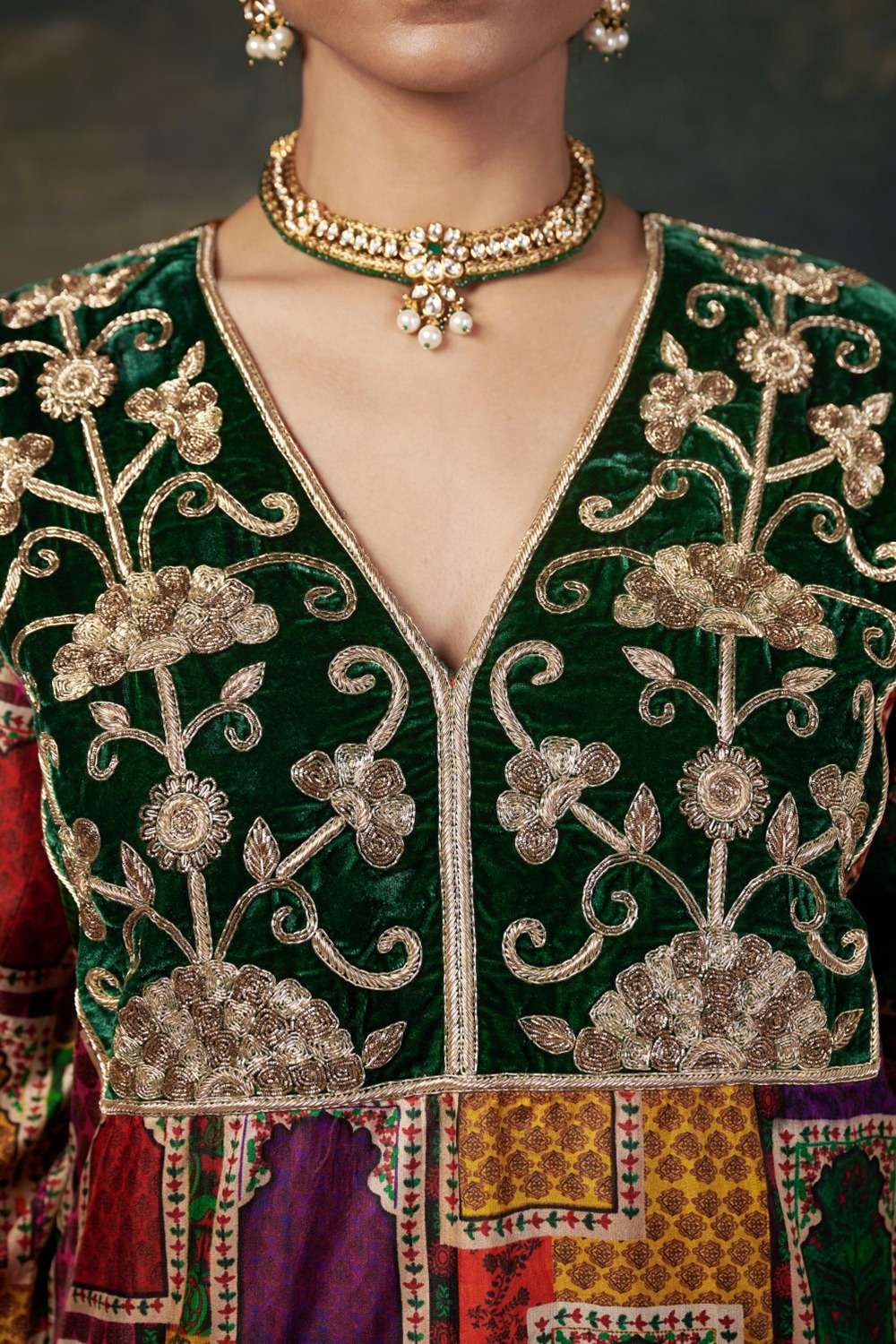 Hand-Embroidered Jharoka Print Green  Kurta Set image 4