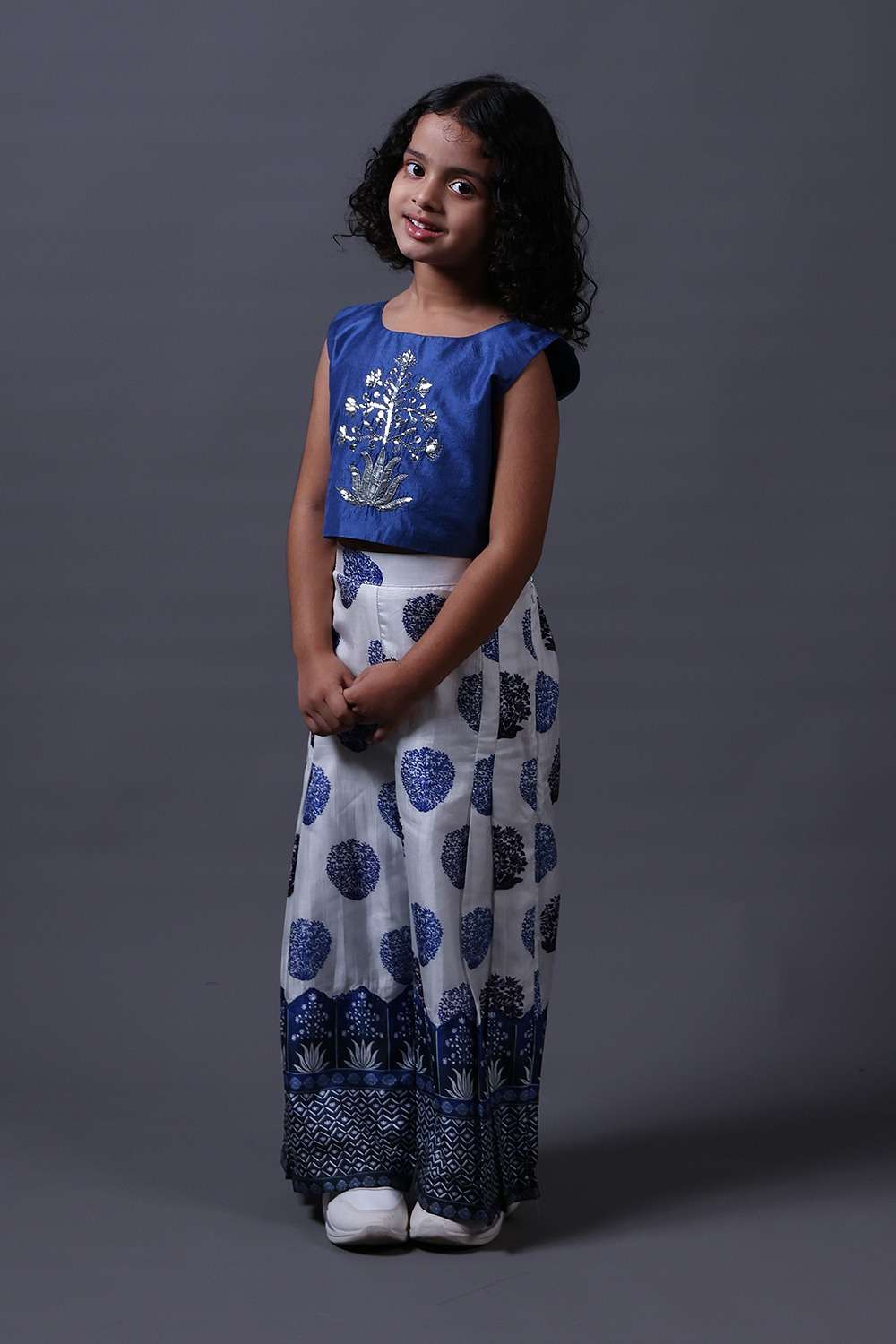 Neeli buti Hand Embroidered twinning set for Father + Daughter image 7