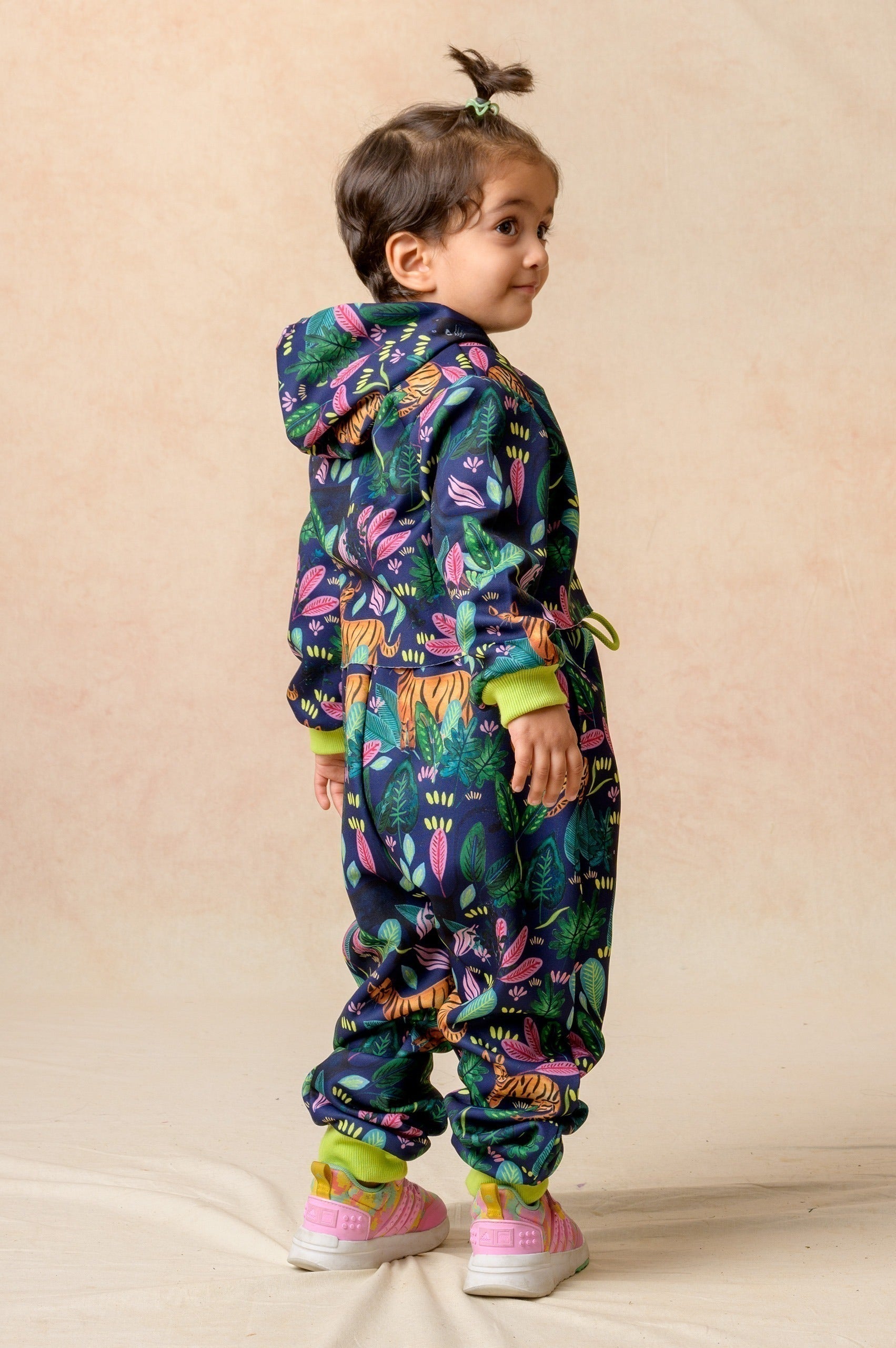 Jacket With Jogger twinning set for Mom + Daughter image 15