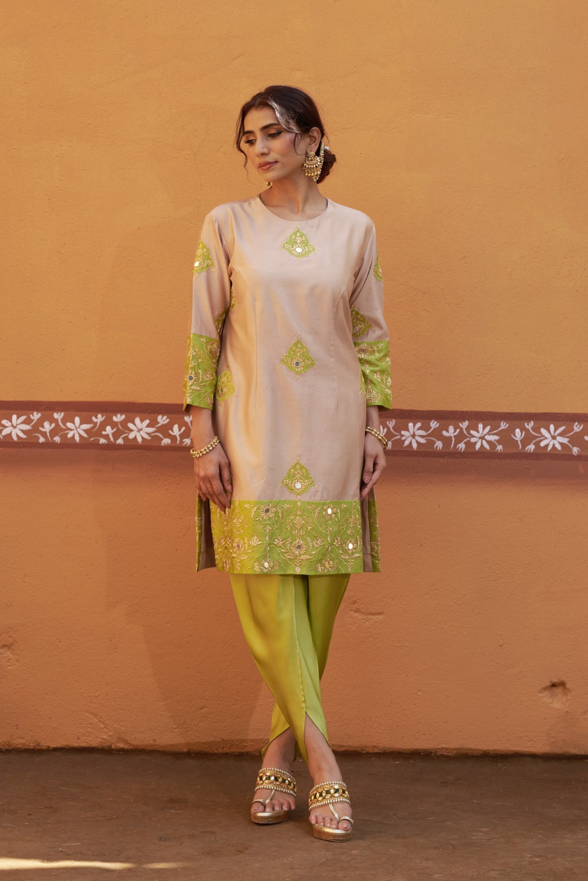 Half and half beige dhani kurta with tulip pants - Image 7