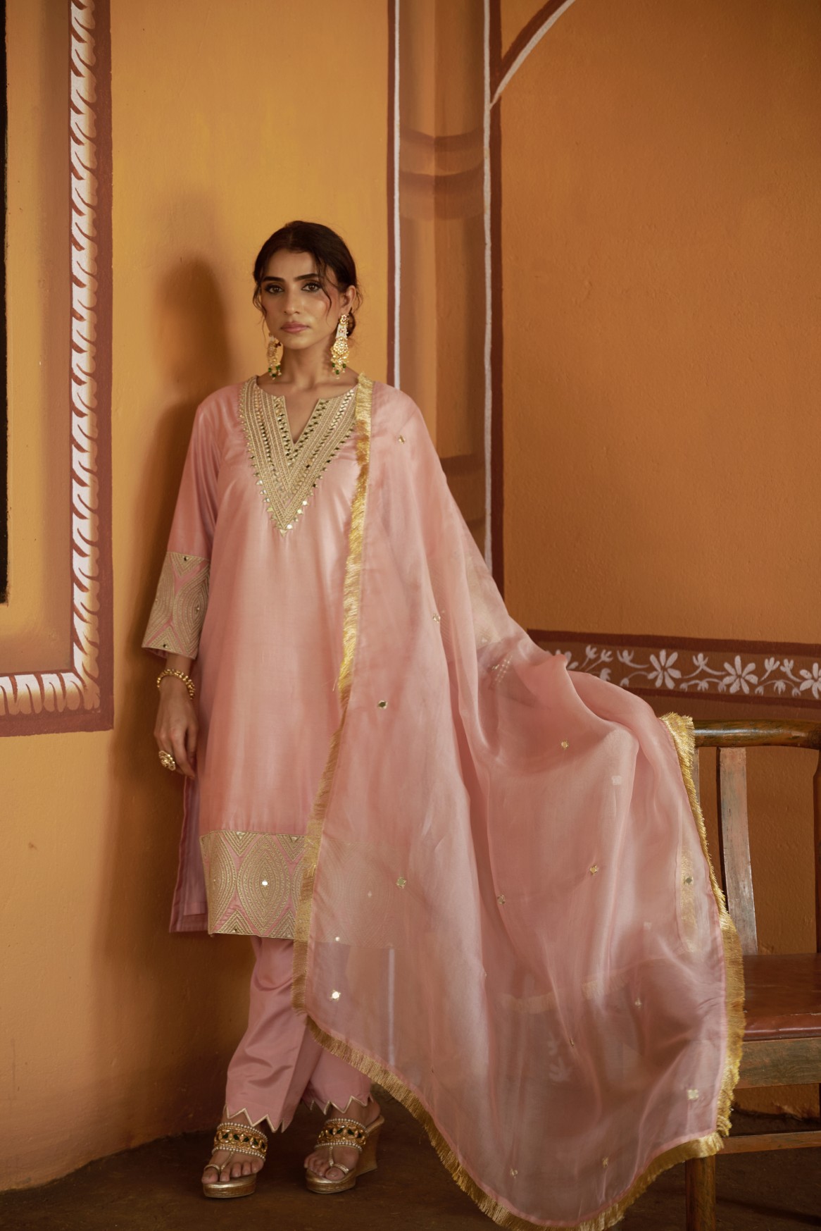 Delicate powder pink jari and mirror work kurta set - Image 5